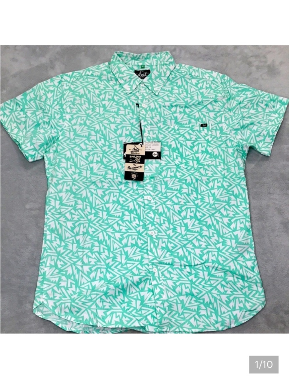 Lost Enterprises Green & White Absract short Sleeve Button Down SIze M new